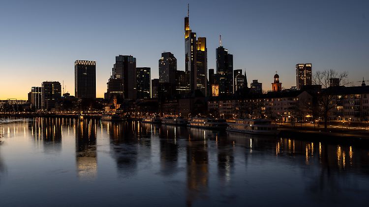 Die Deutsche Bank kann sich vorstellen, bei Jobs in der Wertpapierkontrolle auch künftig Homeoffice zu ermöglichen.