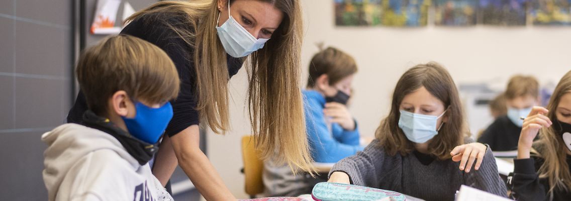 Grundschule Masken Corona.jpg