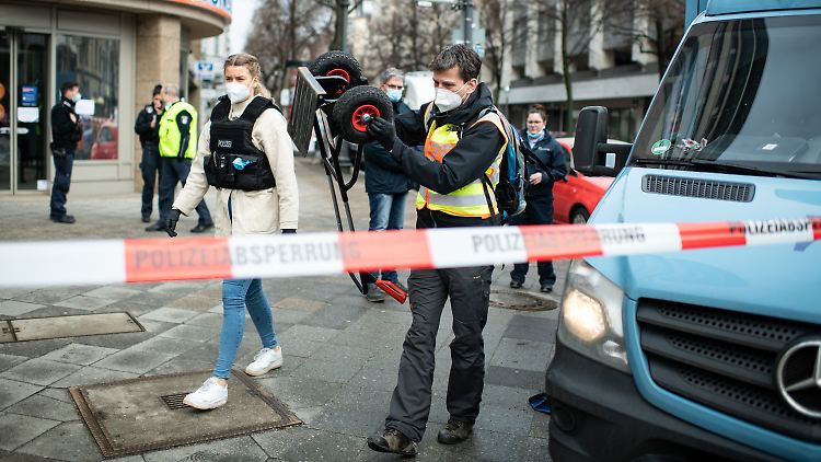 Die Bankräuber waren als Müllmänner verkleidet: Tatort am Berliner Ku'damm. 