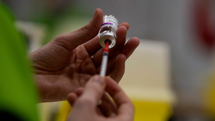 Weil viele Kandidaten ihren Termin zur Impfung mit dem Astrazeneca-Vakzin nicht wahrnehmen, haben die Bundesländer Impfdosen auf Lager.