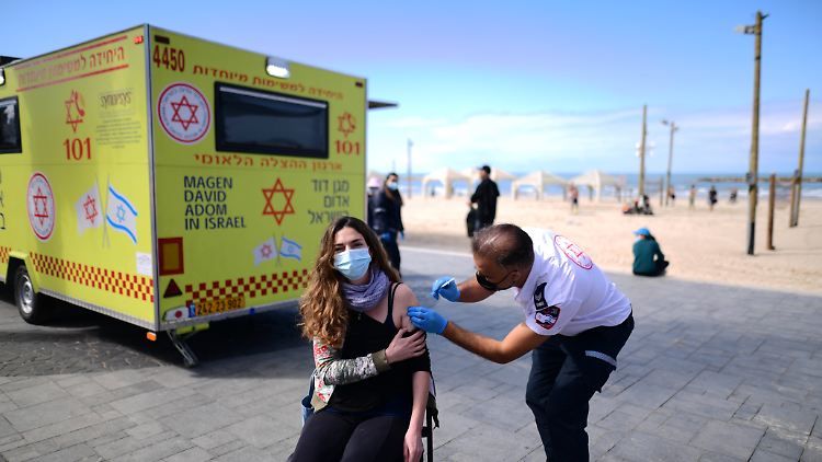 Inzwischen kann jede und jeder Israeli ab 16 Jahre einen Impftermin für sich vereinbaren.