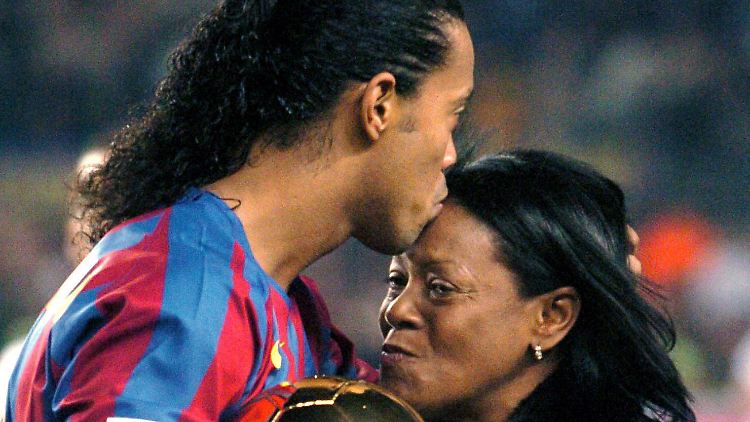 Ronaldinhos Mutter verbrachte die letzten beiden Monate ihres Lebens im Krankenhaus.
