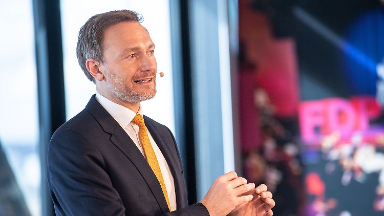 Christian Lindner bezeichnet den Vorstoß von Unionsfraktionschef Ralph Brinkhaus als "überraschend".