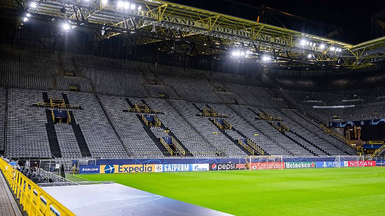 Fast schon Normalität: Tristesse auf der Dortmunder Südtribüne.