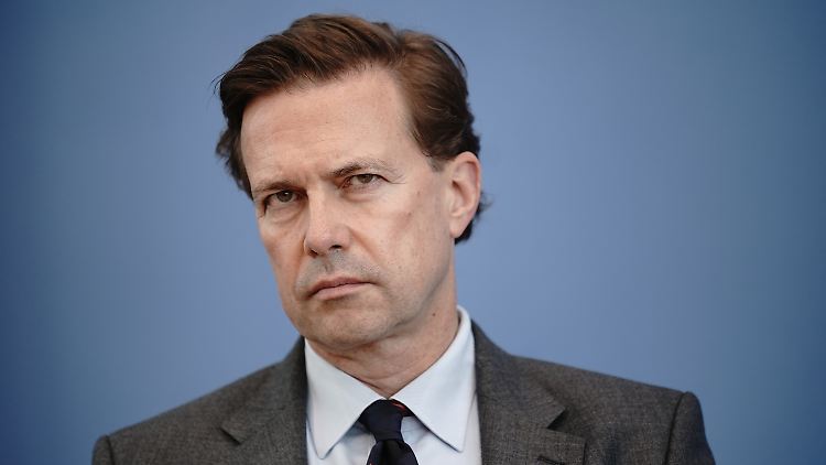 Öffnungen, Lockerungen? Die Mutation macht es "viel komplizierter", meint Regierungssprecher Seibert.