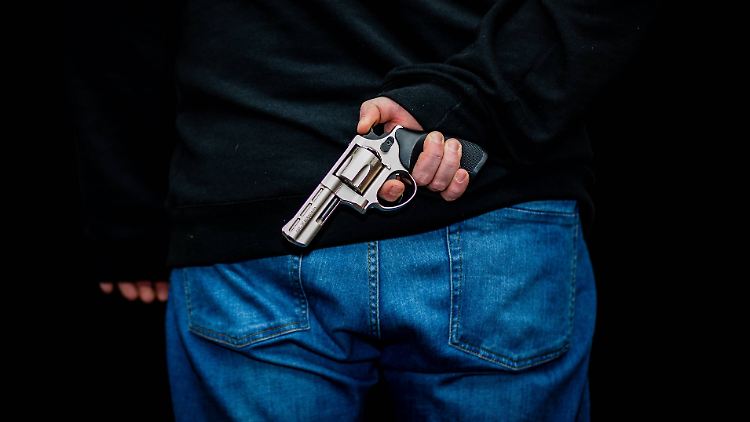 Zu den registrierten Schusswaffen in Deutschland kommen Schätzungen zufolge Millionen nicht registrierter hinzu.
