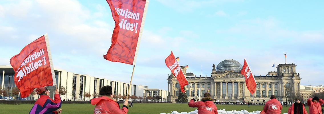 2019-12-13T140736Z_44092781_RC2EUD9249IV_RTRMADP_3_GERMANY-PROTEST.JPG
