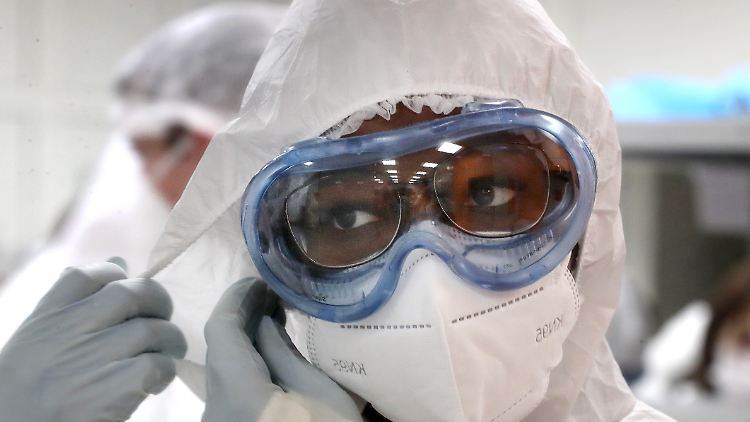 Experten gehen davon aus, dass die Coronavirus-Variante B.1.1.7 zwischen 25 und 80 Prozent ansteckender ist als andere Virustypen.