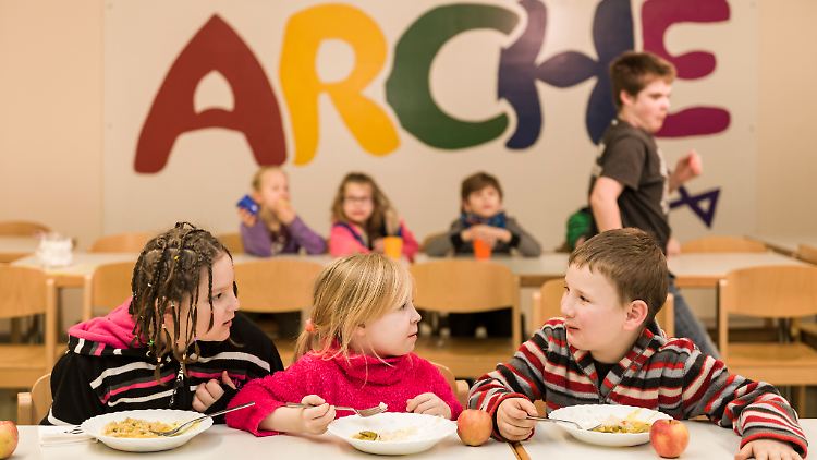 Vor Corona bekam jedes Kind in der "Arche" in Berlin-Hellersdorf eine warme Mahlzeit. Viele müssen darauf jetzt verzichten. 