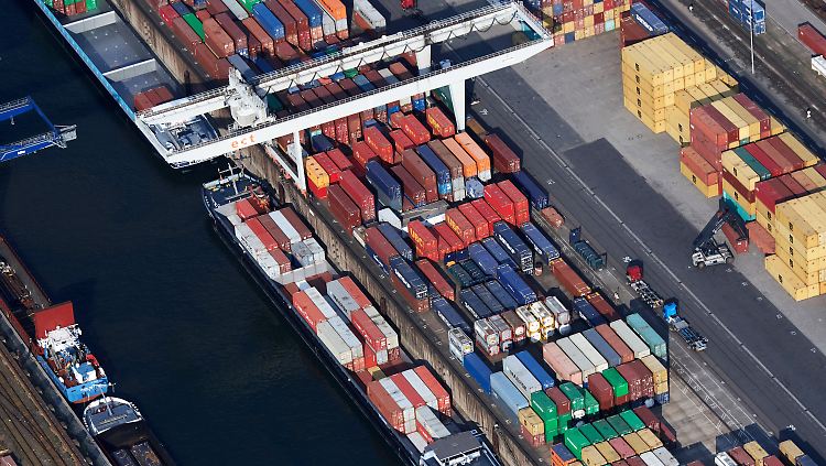 Während Konsum und Investitionen zurückgingen, stiegen die Exporte. 