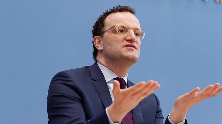 Bundesgesundheitsminister Jens Spahn kündigt die Zulassung von Schnelltests für den Selbstgebrauch an. 
