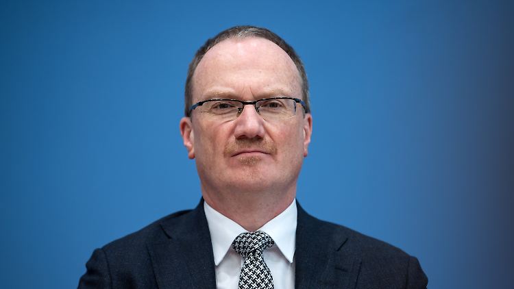 Lars Feld bleibt unabhängiger Wissenschaftler an der Universität Freiburg.