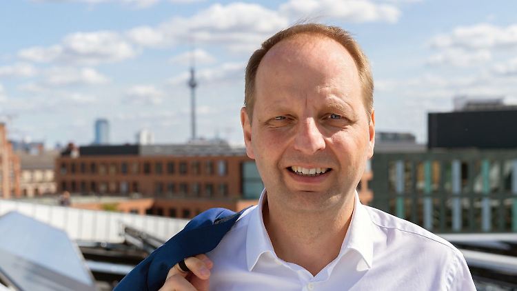CDU-Politiker Thomas Heilmann ist Jurist und Unternehmer. Von 2012 bis 2016 war er Berliner Justizsenator. Seit 2017 sitzt er als Direktkandidat von Berlin-Steglitz-Zehlendorf im Bundestag und gehört dem Fraktionsvorstand der Union an.