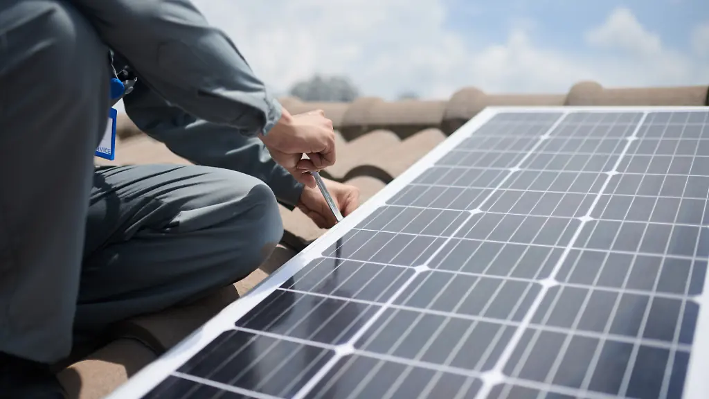 Wie-gross-sollte-ein-Stromspeicher-sein-um-die-Solaranlage-zu-optimieren