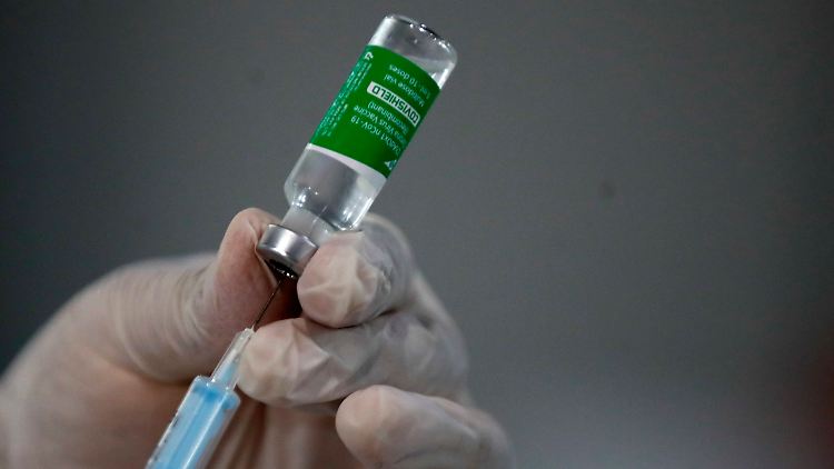 Das Astrazeneca-Mittel wird mit einer einzigen Dosis verabreicht.