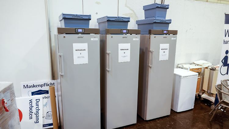 Kühlschrank I, II und III im Impfzentrum Essen.