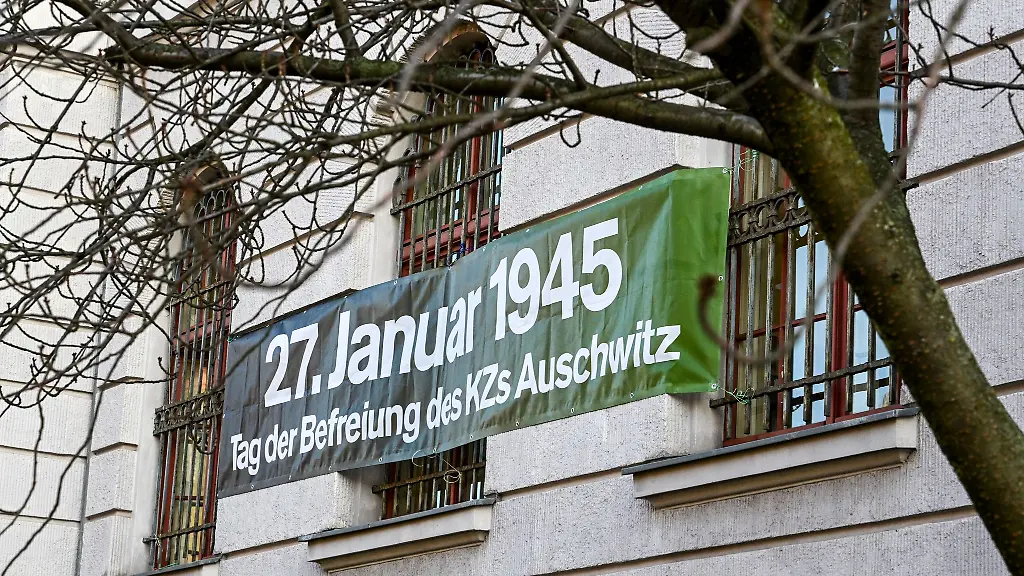 Am-Jahrestag-der-Befreiung-von-Auschwitz-gedenken-auch-in-Berlin-viele-der-Opfer-des-Holocaust