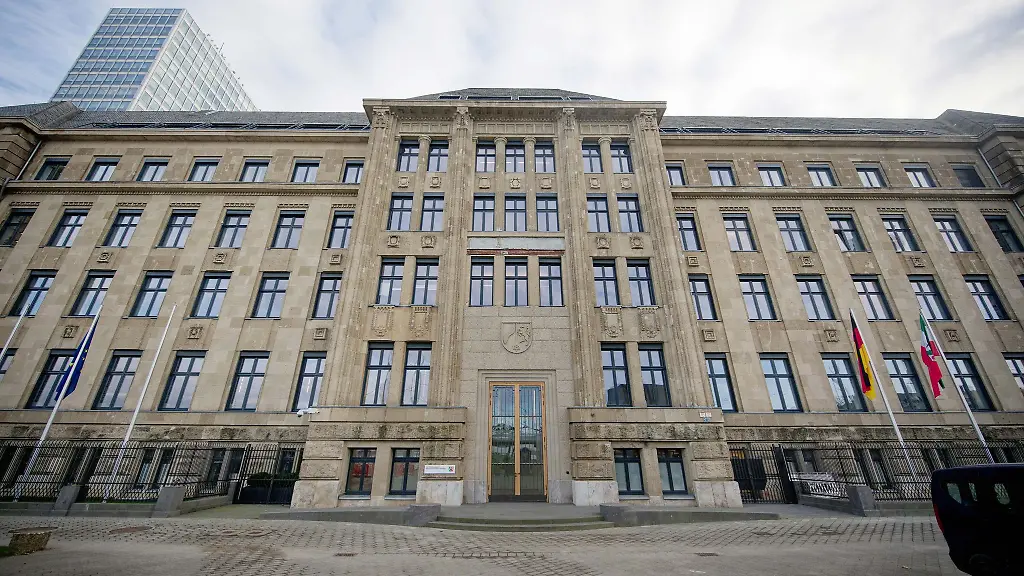 Bei-der-Sanierung-der-Staatskanzlei-in-Duesseldorf-soll-es-zu-Betruegereien-gekommen-sein