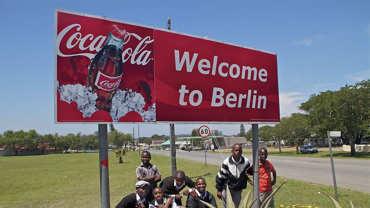 Berlin ist nur einer der Orte in Südafrika, die ein neues Willkommensschild aufstellen werden.