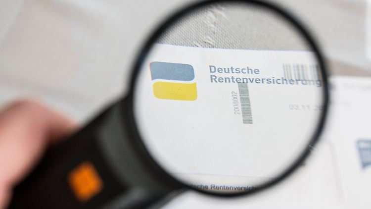 Die Deutsche Rentenversicherung spürt den starken Arbeitsmarkt an gut gefüllten Kassen.