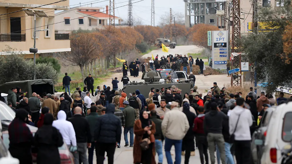 2025-01-26T074807Z-1871593582-RC2JHCA5JC25-RTRMADP-3-ISRAEL-PALESTINIANS-LEBANON-DEAL