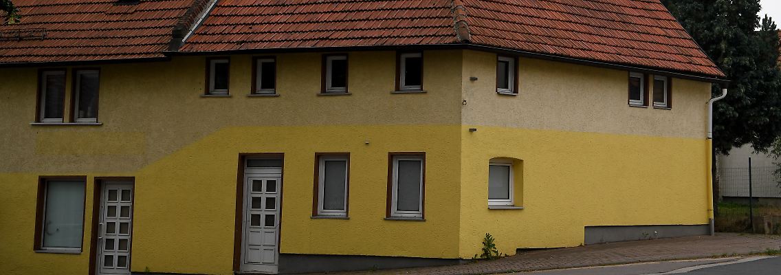 Das sogenannte "Gelbe Haus" gilt als Treffpunkt der rechten Szene.