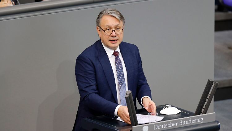 Georg Nüßlein beteuert seine Unschuld, lässt sein Amt aktuell aber dennoch ruhen.