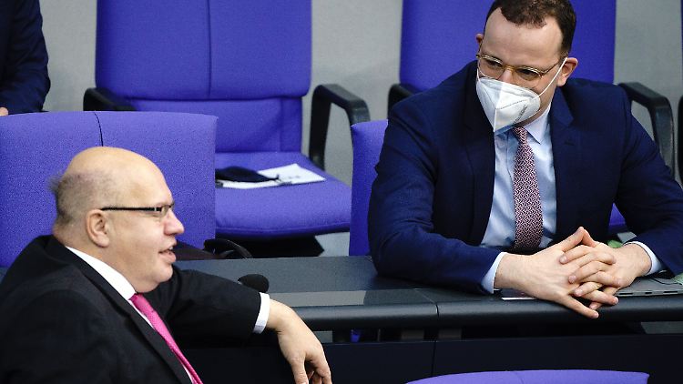 Mehr als die Hälfte der Gesamtausgaben entfielen auf das Wirtschafts- und Gesundheitsministerium.