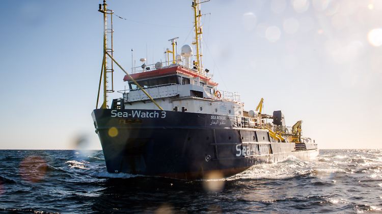 2019 geriet die Sea-Watch-3 international in die Schlagzeilen, nachdem Italien die Einfahrt in einen seiner Häfen blockiert hat.