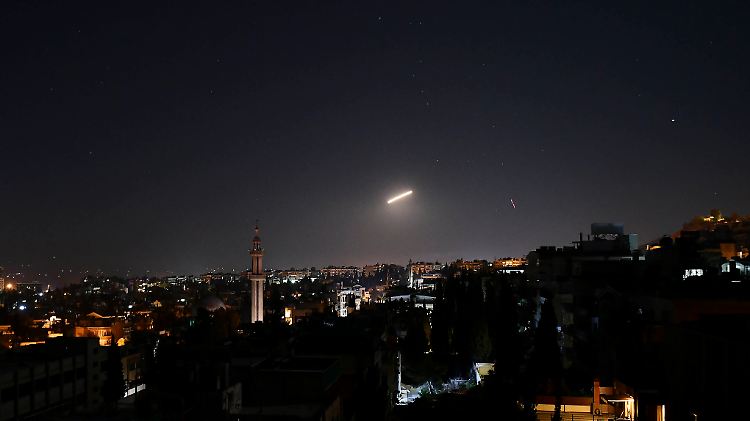 Die syrische Luftabwehr bei einem Einsatz im letzten Jahr.