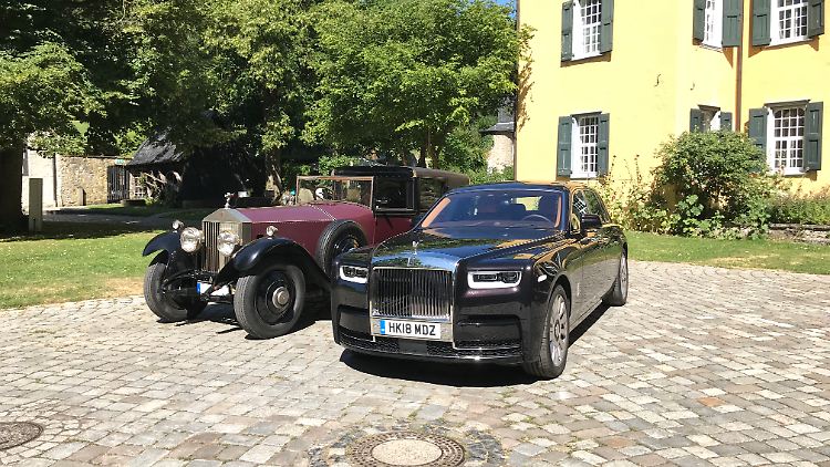 Fast 100 Jahre trennen den Rolls-Royce Phantom I von seinem Nachfolger, dem Phantom VIII.