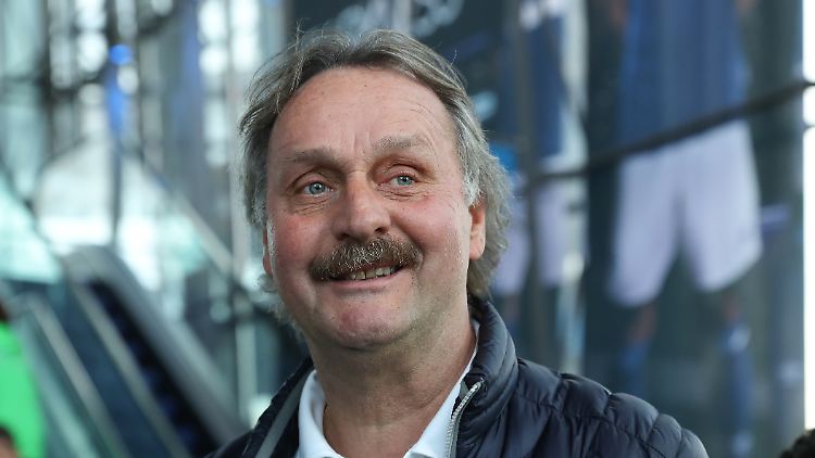 Peter Neururer will nicht nur ein bisschen helfen.