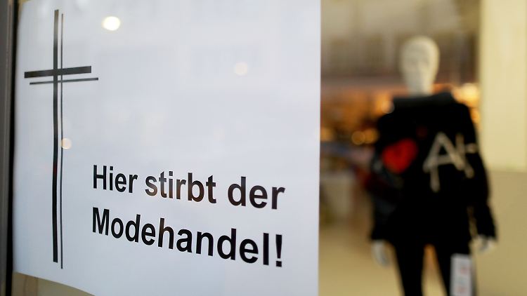Einige stationäre Modehändler werden den Lockdown womöglich nicht überleben.