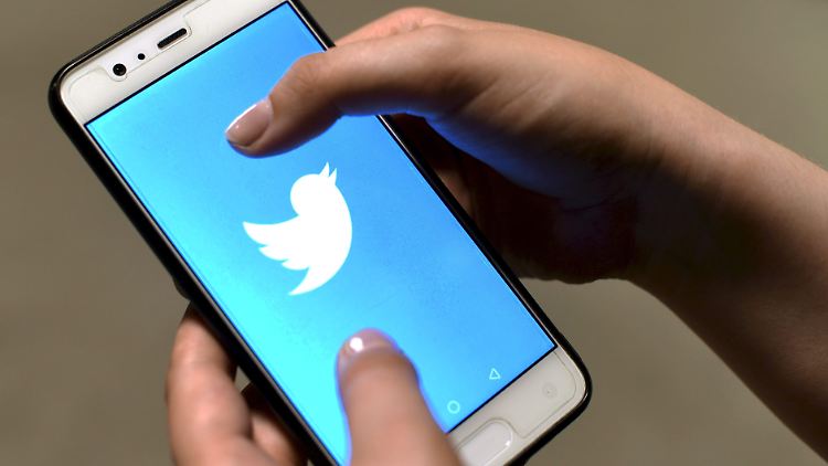 Laut eigener Angaben hat Twitter seit Ende vergangenen Jahres mehr als 8000 irreführende Tweets zu Covid-19 entfernt.
