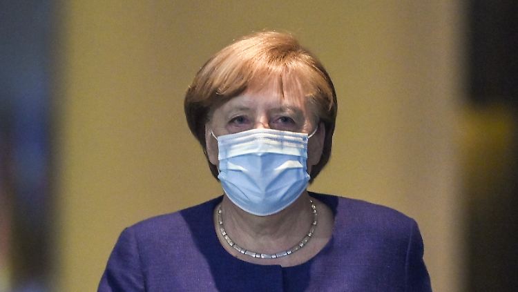 "Unabhängig davon, zu welchen Terminen Lockerungen erfolgen können, müssen wir erarbeiten, wie vor dem Hintergrund des Infektionsgeschehens eine mögliche Reihenfolge der Lockerungen aussehen kann", hatte Merkel der FAZ am vergangenen Donnerstag gesagt.