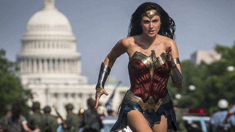 Freut sich auf das Wunder der Geburt: "Wonder Woman" Gal Gadot.