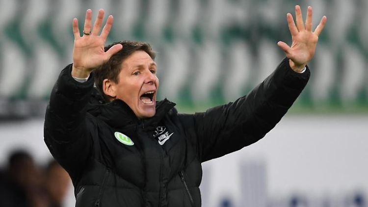 Ist der Erfolgstrainer Oliver Glasner schon nächste Saison nicht mehr Coach beim VfL Wolfsburg?