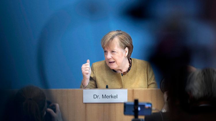 Bundeskanzlerin Merkel wird heute Abend wieder zusammen mit Berlins Regierendem Bürgermeister Müller und dem bayerischen Ministerpräsidenten Söder die Ergebnisse der Bund-Länder-Konferenz vorstellen.