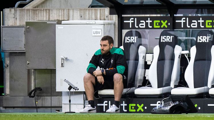 Auch Gladbachs Co-Trainer René Maric war nach dem Pokal-Aus enttäuscht.