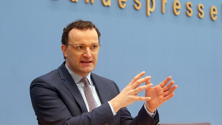 Gesundheitsminister Jens Spahn sprach sich ebenfalls dafür aus, die empfohlenen Intervalle zwischen Erst- und Zweitimpfung auszudehnen.