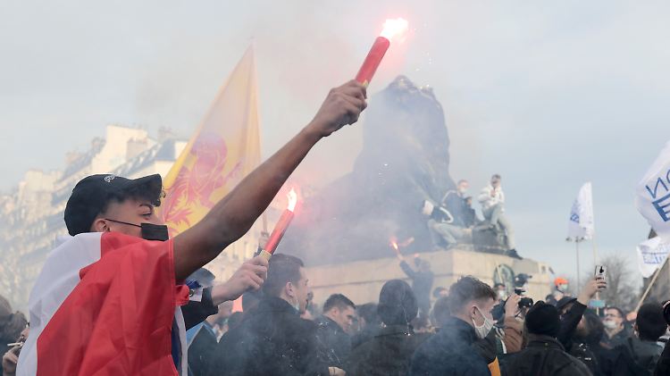 Das Kabinett in Paris billigte die Auflösung der rechtsextremen Gruppierung Génération identitaire.