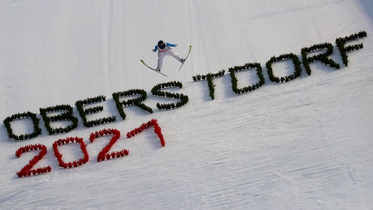 Maren Lundby ist die erste Weltmeisterin von der Großschanze.