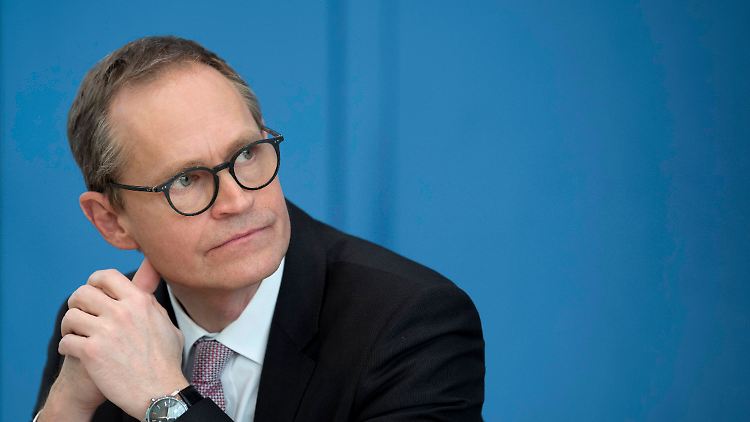 Michael Müller sieht im Impfen und Testen eine große Hilfe.
