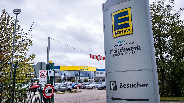 Im Oktober 2020 haben sich schon einmal mehrere Angestellte des Schwester-Betriebs Edeka Nord mit dem Coronavirus infiziert.