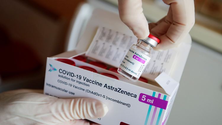Weil Astrazeneca Liefer-Zusagen nicht einhalten kann, behält die EU im Staatenbündnis produzierte Dosen erst einmal selbst.
