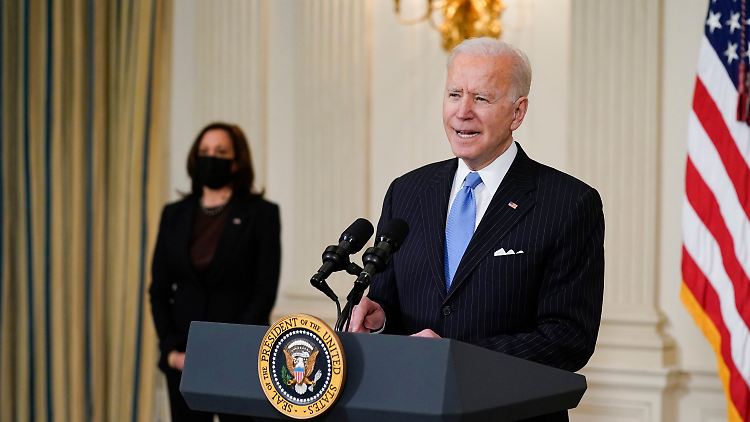 US-Präsident Joe Biden muss sich dem Druck zweier Senatoren beugen - vorerst.