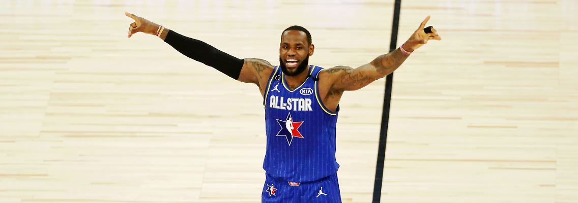 2020-02-17T050345Z_765236438_NOCID_RTRMADP_3_NBA-ALL-STAR-GAME-TEAM-LEBRON-AT-TEAM-GIANNIS.JPG