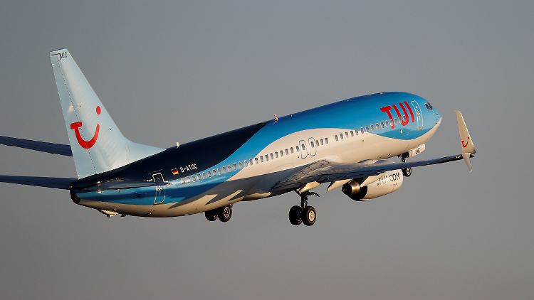 Die Zahl der in Deutschland betriebenen Tuifly-Maschinen soll auf 22 abgebaut werden.