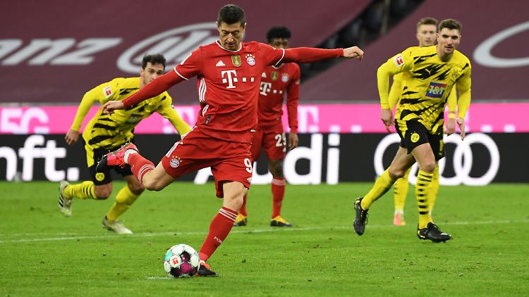 2021-03-06T182027Z_469417769_UP1EH361EY3GG_RTRMADP_3_SOCCER-GERMANY-BAY-DOR-REPORT.JPG