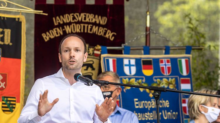 Löbel hatte eine Beteiligung an Geschäften mit Corona-Schutzmasken bestätigt.